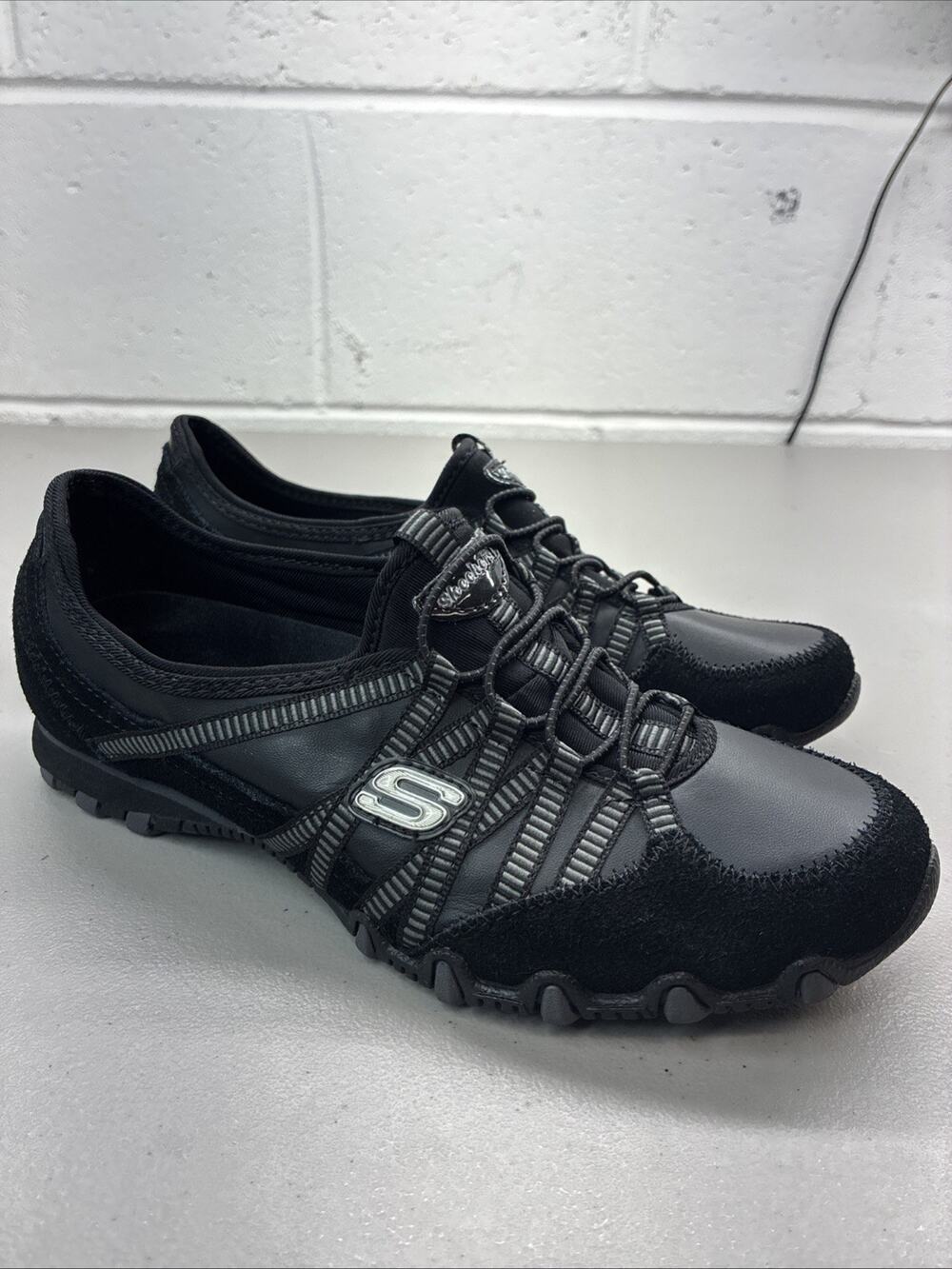Skechers Minimalist Sporty Chic Cybery2k Black Suede Pleather Slip On Women’s 7